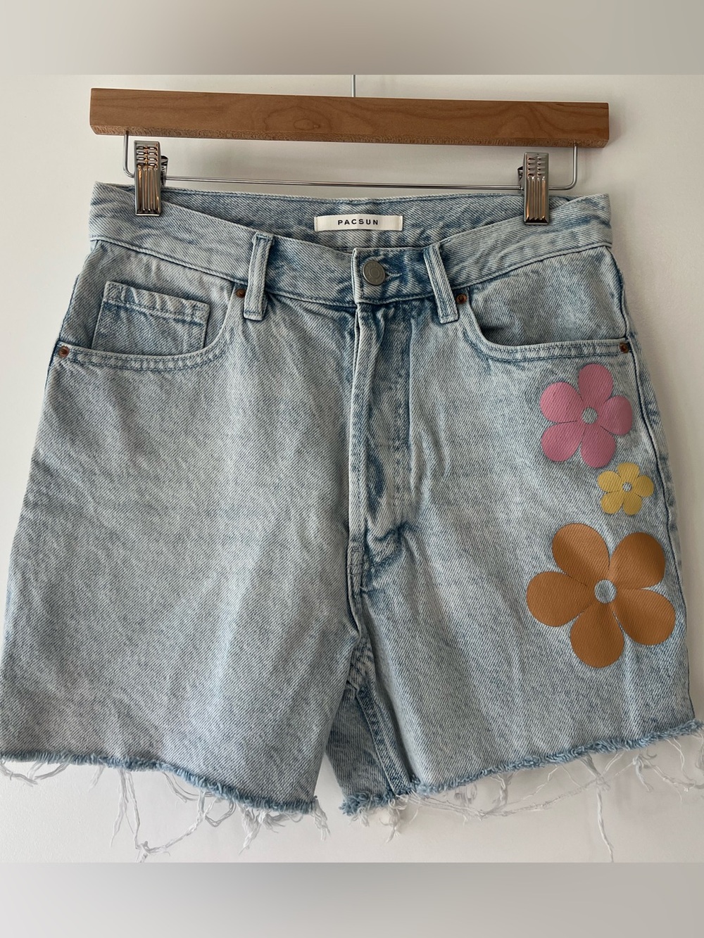 PacSun 90s High Waisted Pink Yellow Floral Jean Shorts Light Blue Frayed Size 26